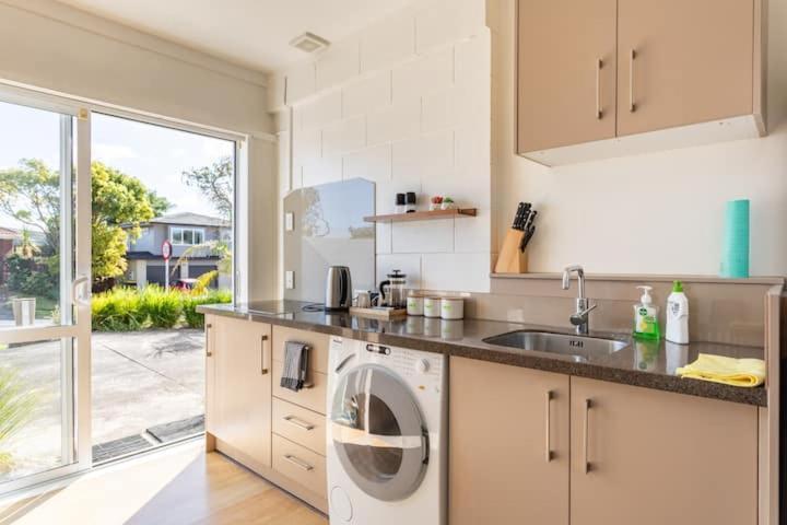 Your Home In Cockle Bay Auckland Eksteriør billede